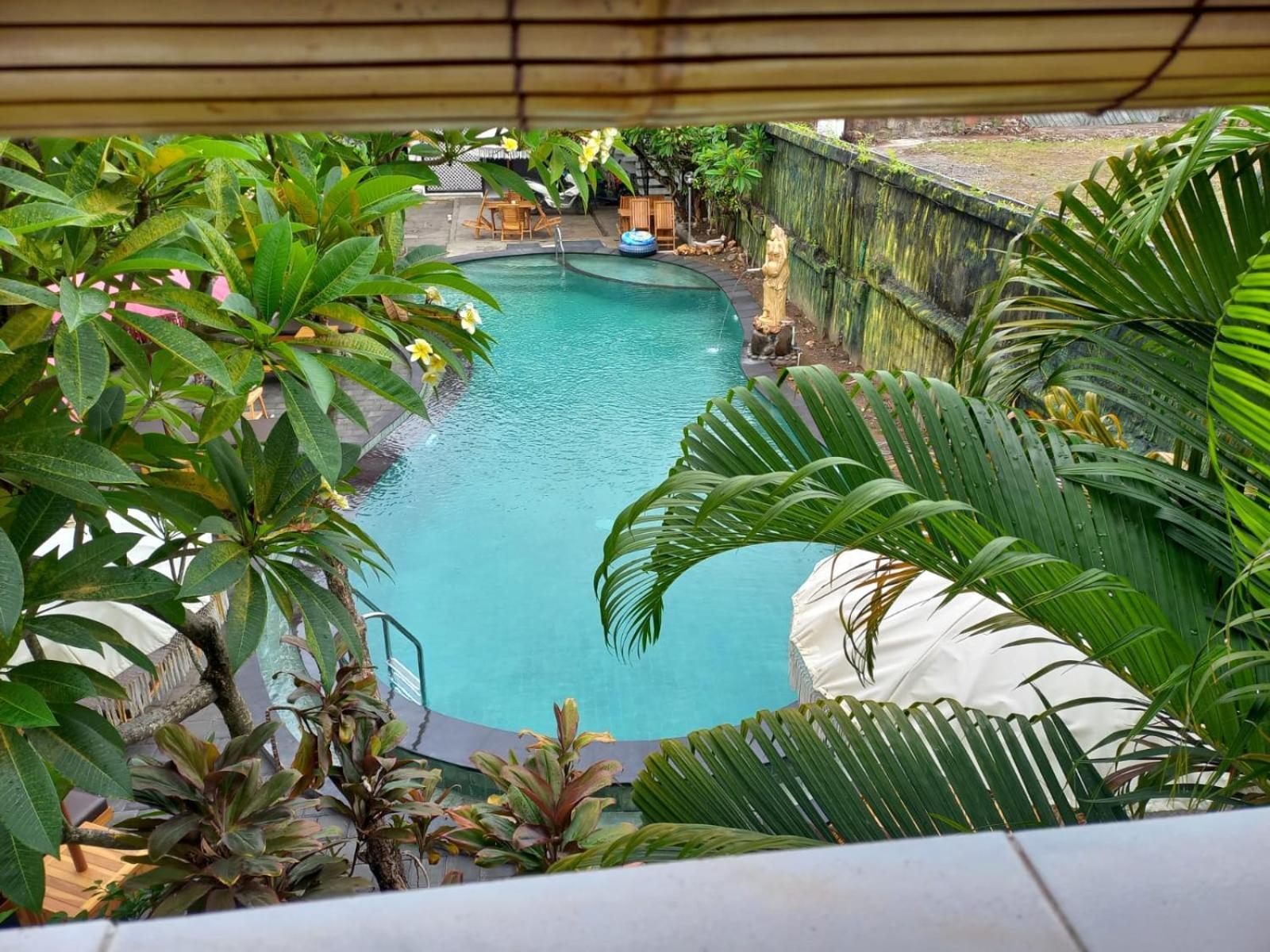 Berlian Inn Kuta Beach ภายนอก รูปภาพ