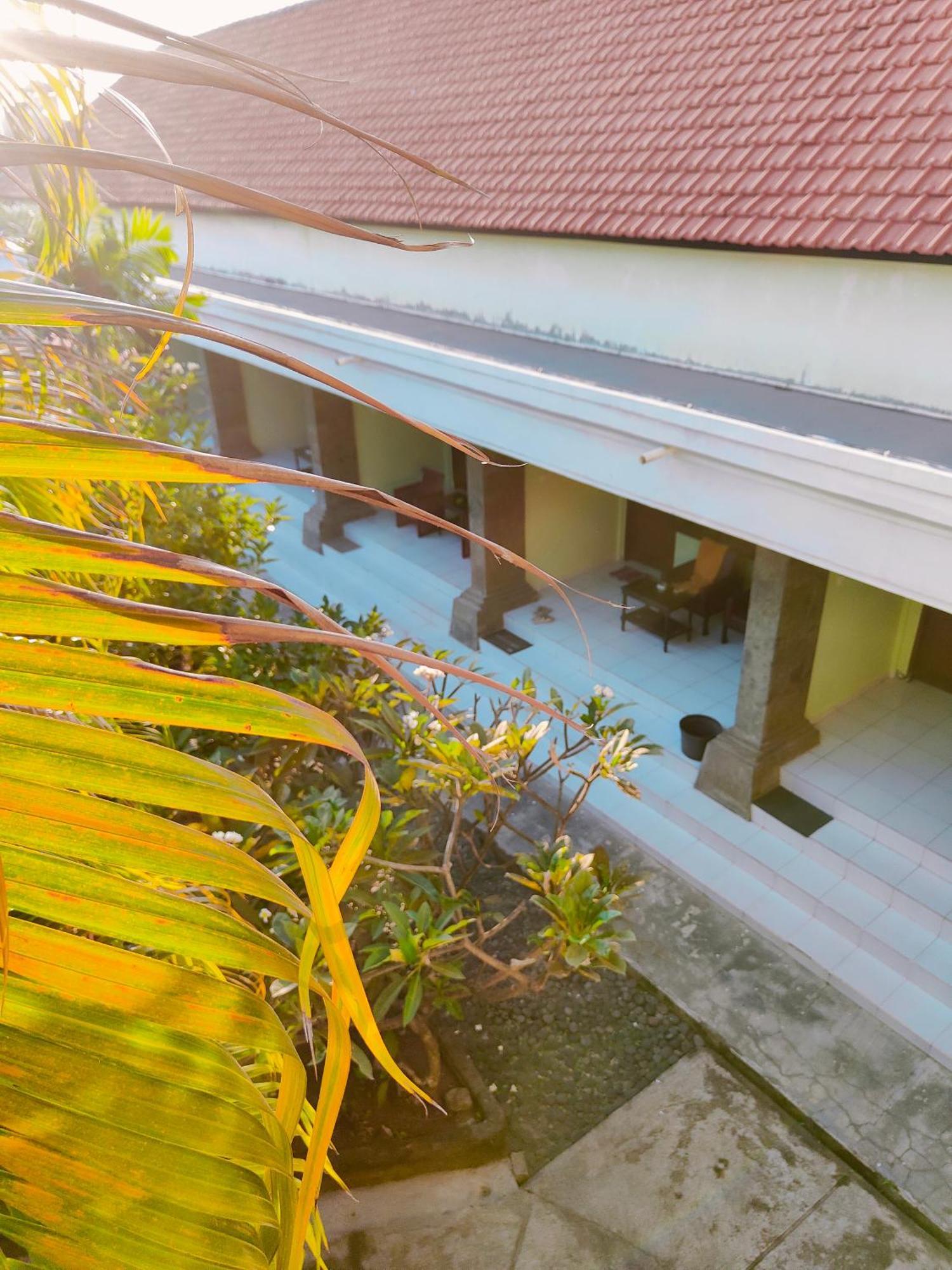 Berlian Inn Kuta Beach ภายนอก รูปภาพ