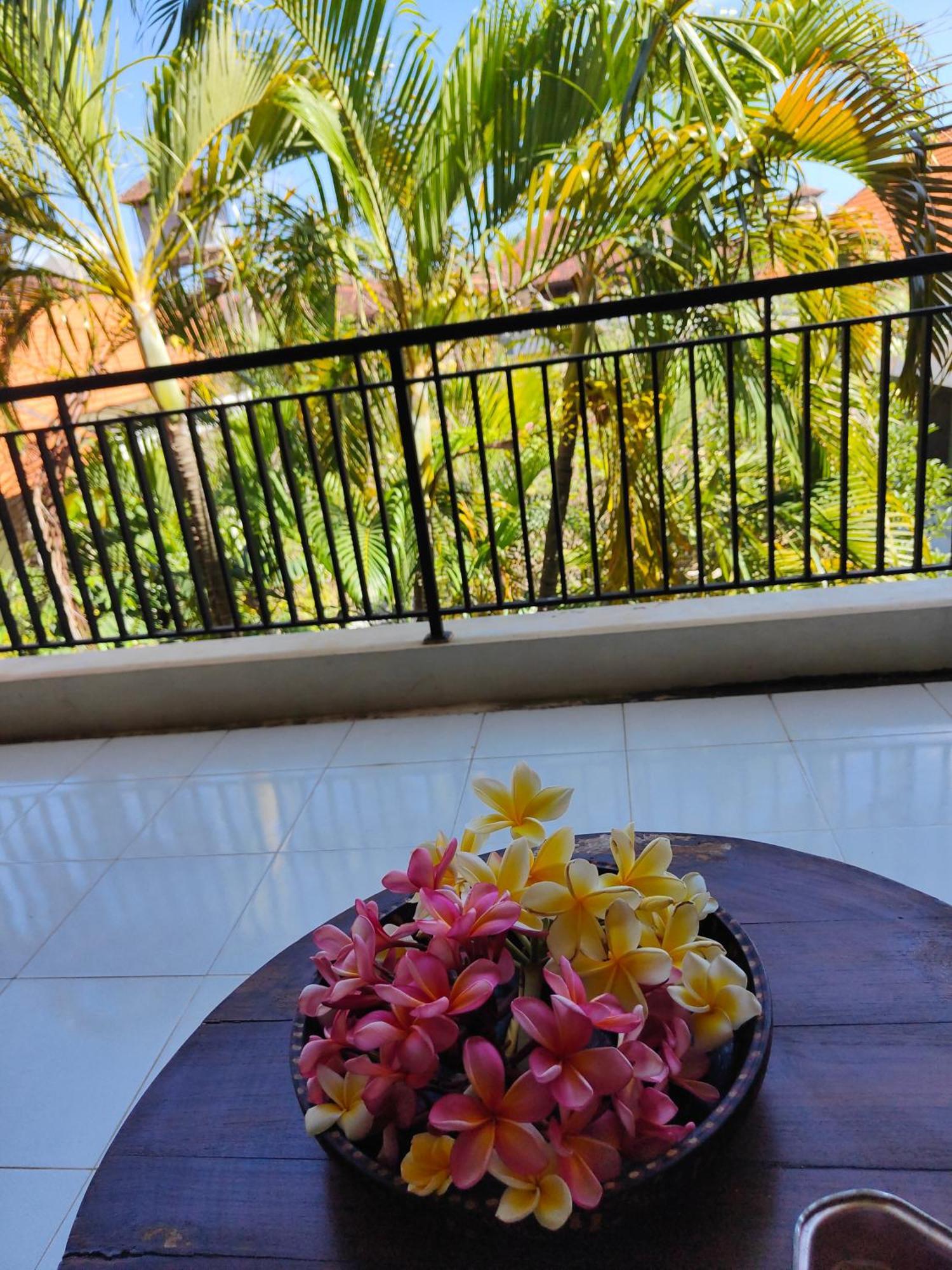 Berlian Inn Kuta Beach ภายนอก รูปภาพ