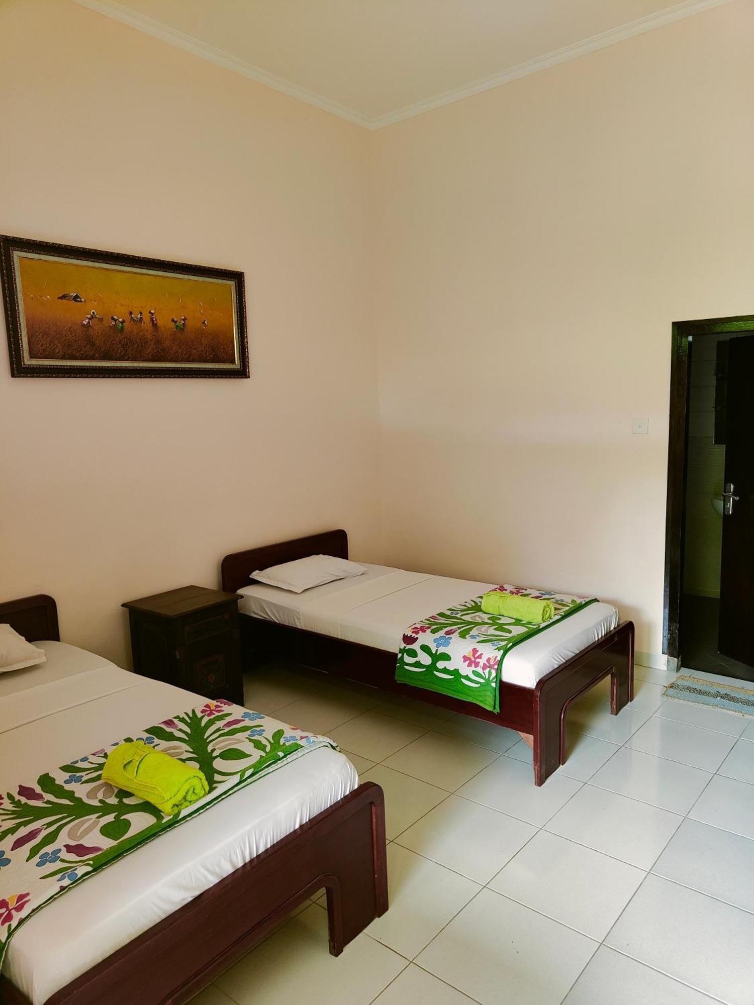 Berlian Inn Kuta Beach ภายนอก รูปภาพ