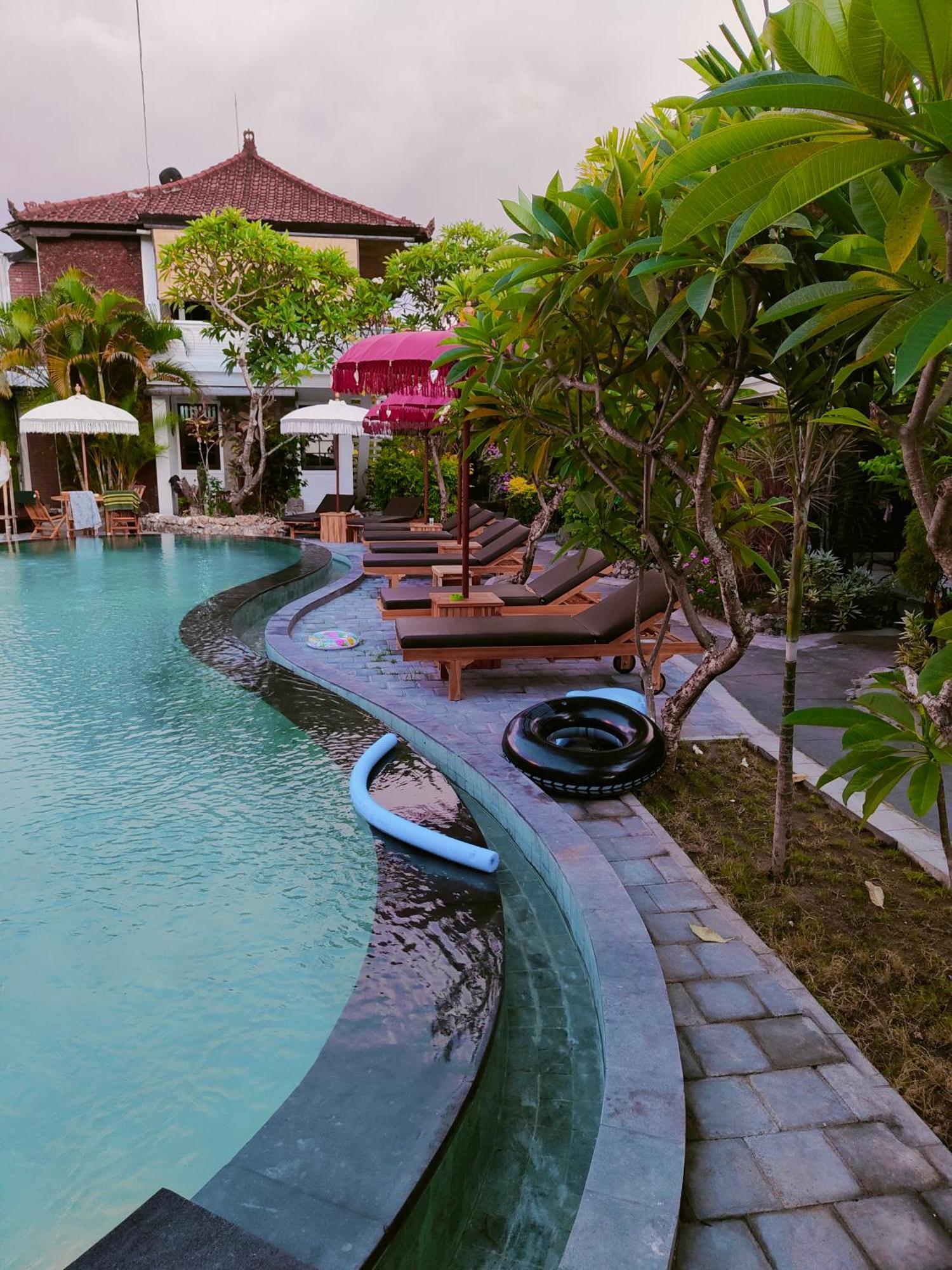 Berlian Inn Kuta Beach ภายนอก รูปภาพ
