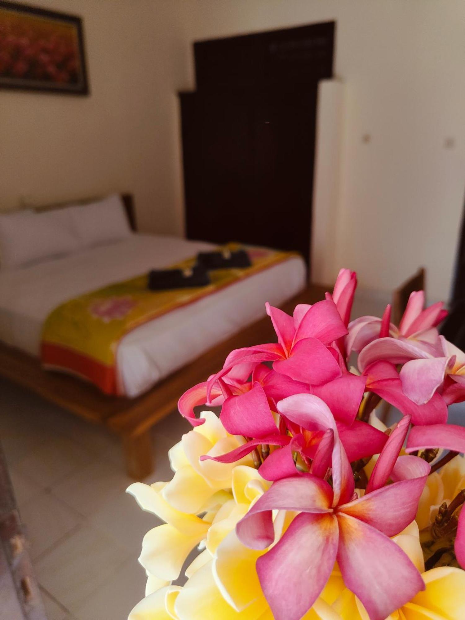 Berlian Inn Kuta Beach ภายนอก รูปภาพ