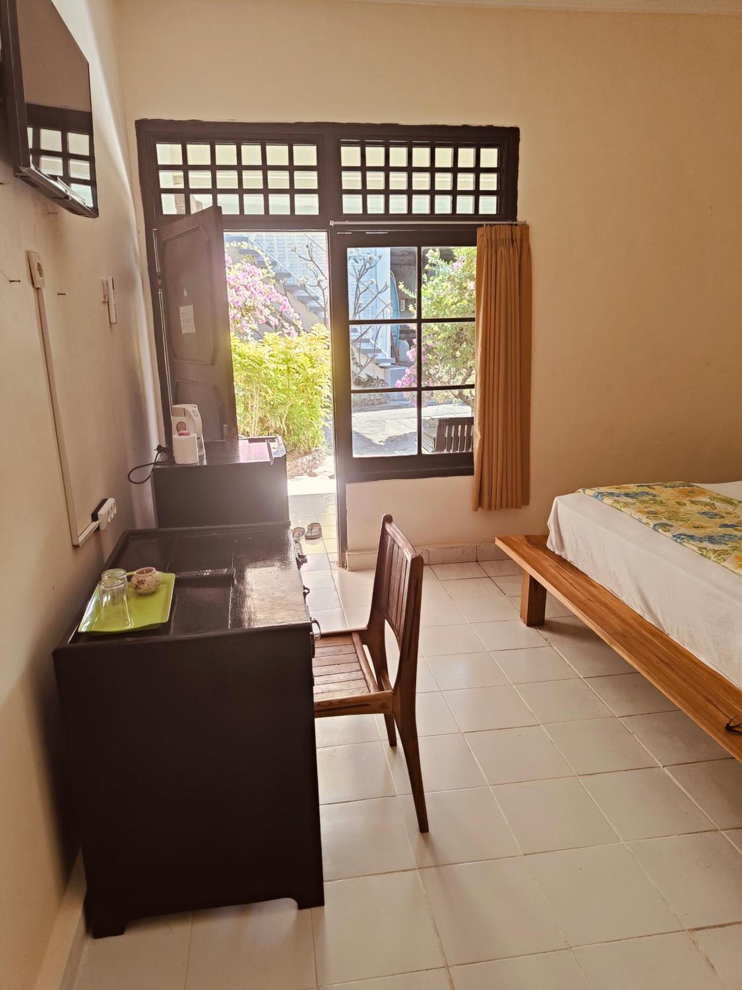 Berlian Inn Kuta Beach ภายนอก รูปภาพ