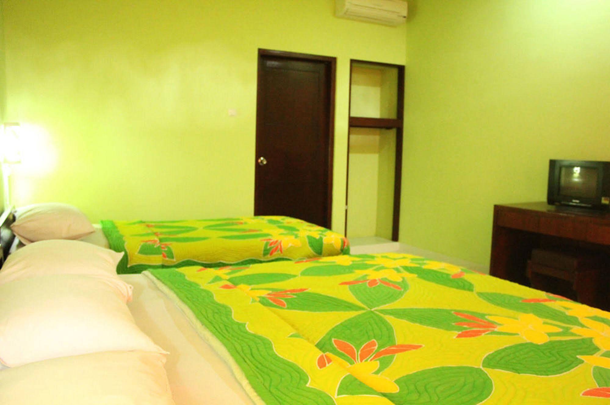 Berlian Inn Kuta Beach ภายนอก รูปภาพ
