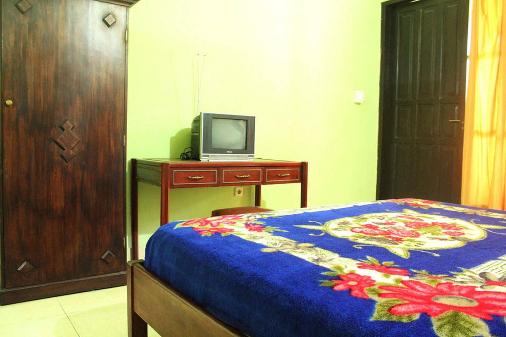 Berlian Inn Kuta Beach ภายนอก รูปภาพ